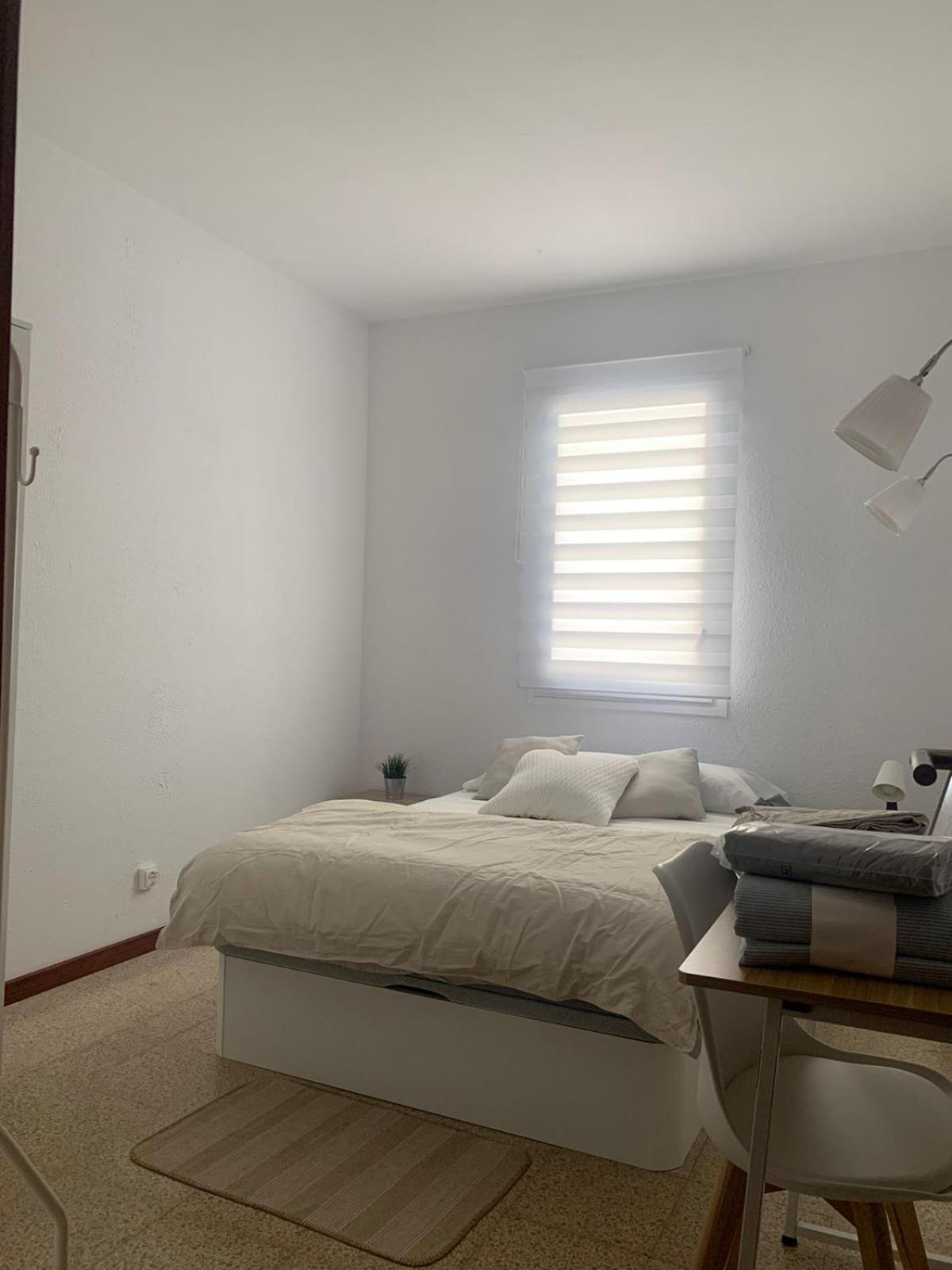 Privada En Piso Compartido Lepanto Barcelone