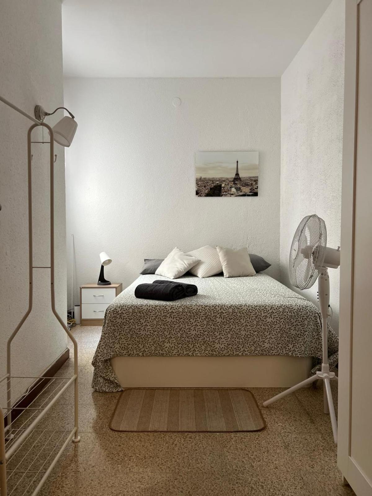Privada En Piso Compartido Lepanto * Barcelone