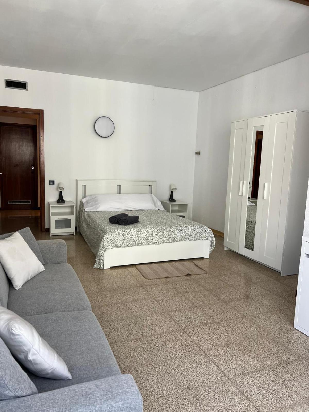Privada En Piso Compartido Lepanto Auberge de jeunesse