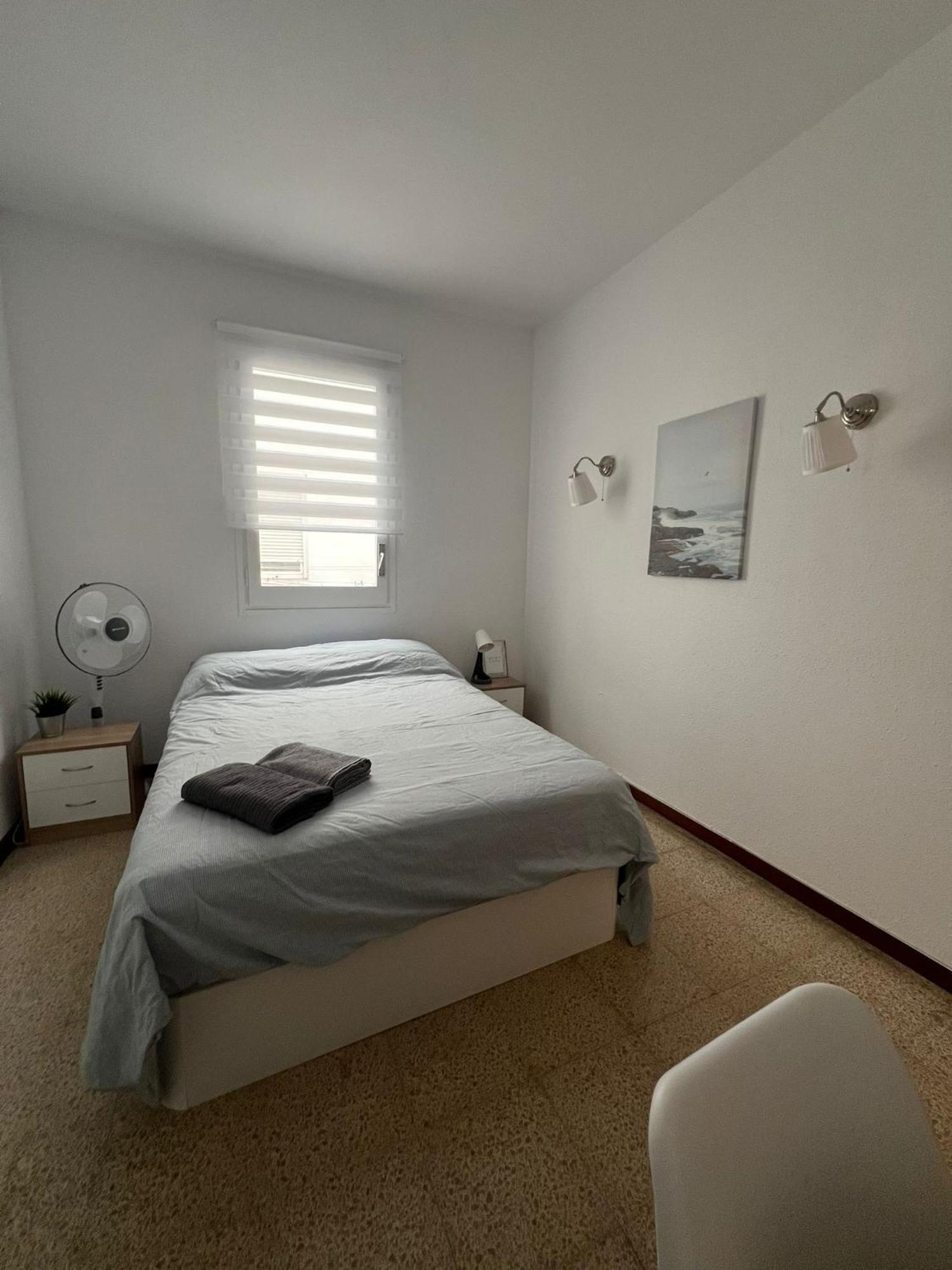 Privada En Piso Compartido Lepanto * Barcelone