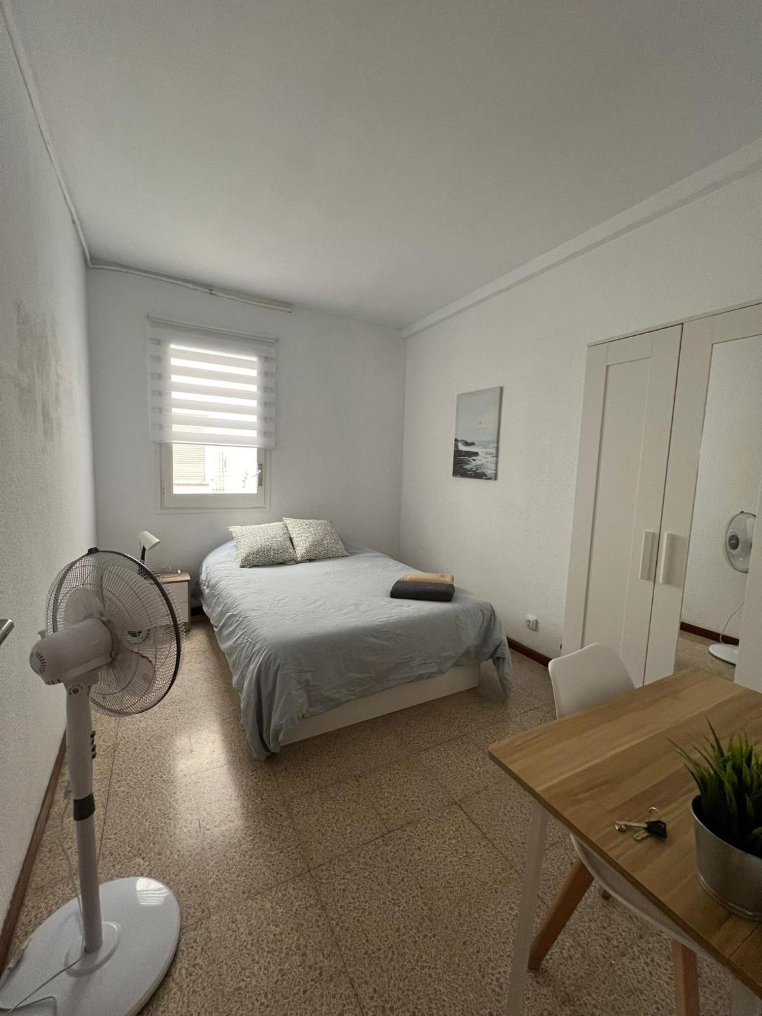 Privada En Piso Compartido Lepanto Auberge de jeunesse Barcelone