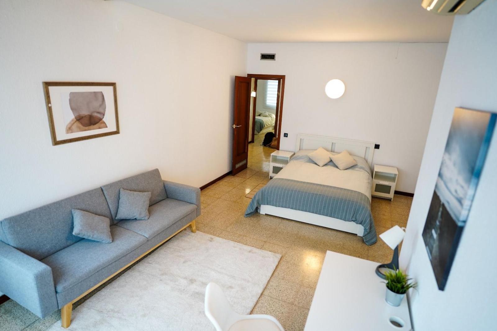 Hostal Privada En Piso Compartido Lepanto
